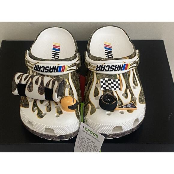 Crocs NASCAR Realtree Classic Clog Mens 7 W 9 Jibbitz & Koozie NWT Camo Race - Picture 1 of 5